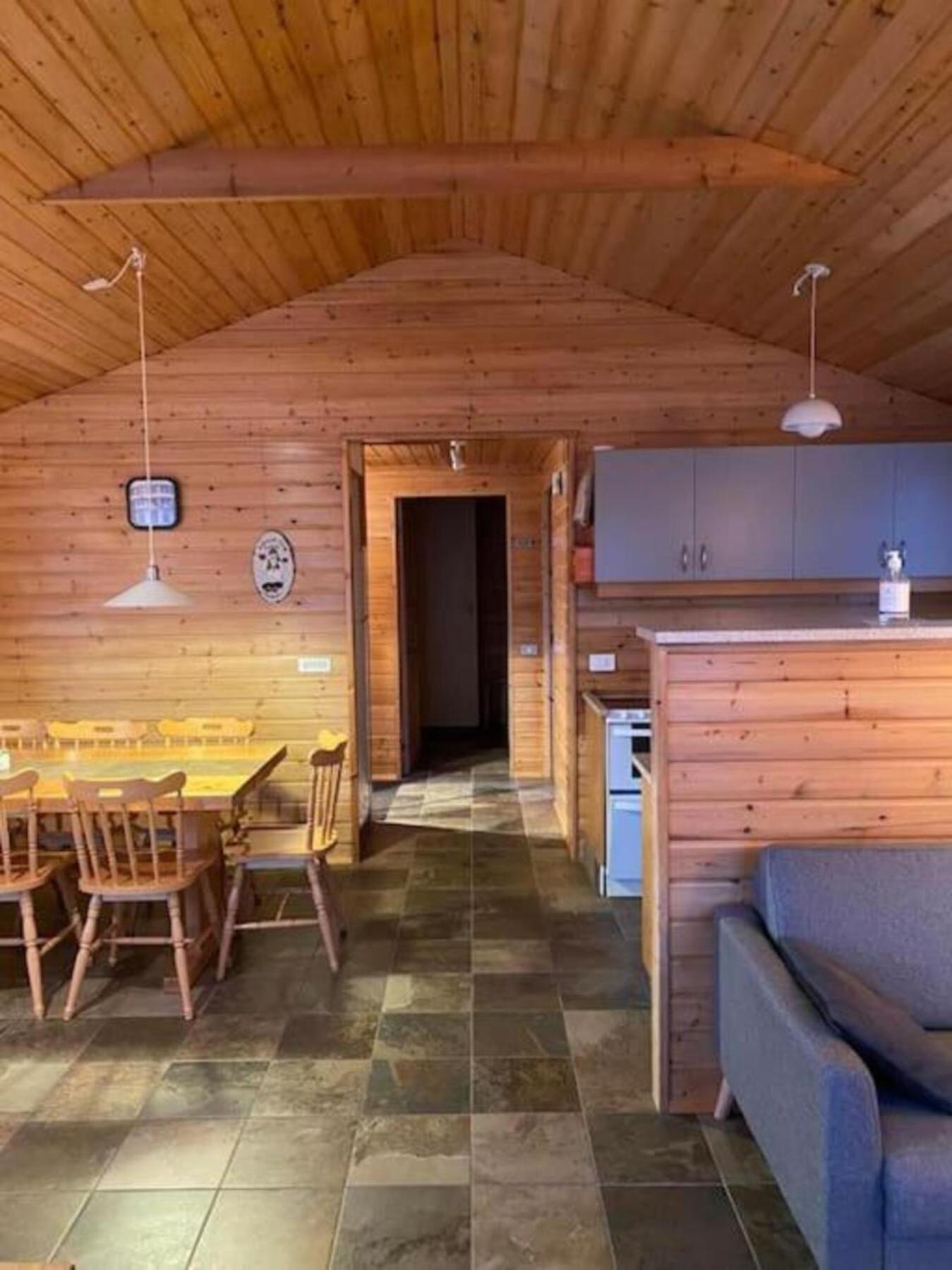 Cozy 2 Bedroom Cottage With Hot Tub Akureyri Exteriör bild